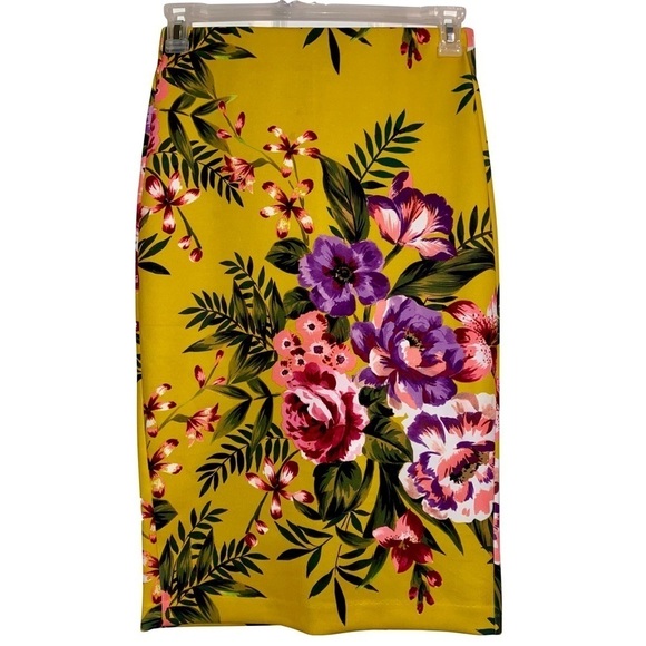 ECI New York Women's Elastic Waist Pull on Floral Midi Length Skirt Size Small - Picture 3 of 8